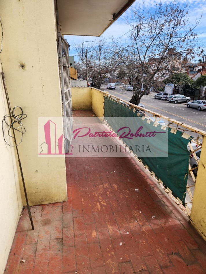 EN VENTA PH 2 AMB CON GRAN BALCON VILLA LUGANO.