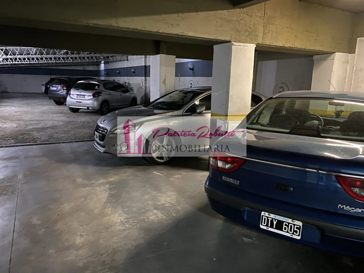 VENTA DEPARTAMENTO 2 AMBIENTES SEMI PISO CON COCHERA Y BAULERA APTO CREDITO EN EL CENTRO COMERCIAL DE MATADEROS