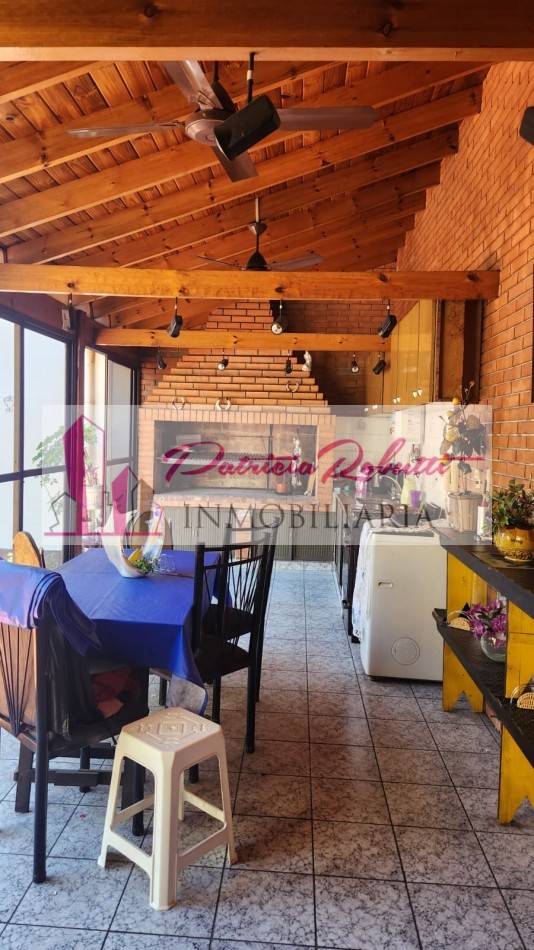 EN VENTA CASA 5 AMBIENTES EN VILLA LUGANO