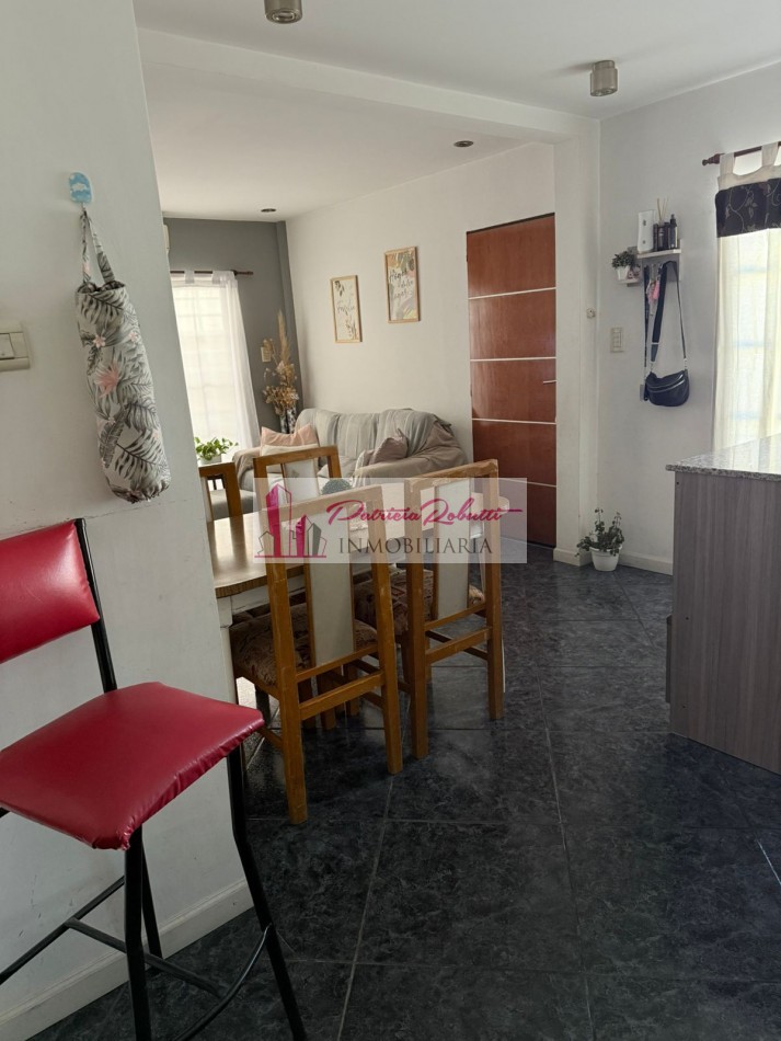 Vende PH MULTIFAMILIAR contrafrente con espacio aereo para edificar Villa Celina