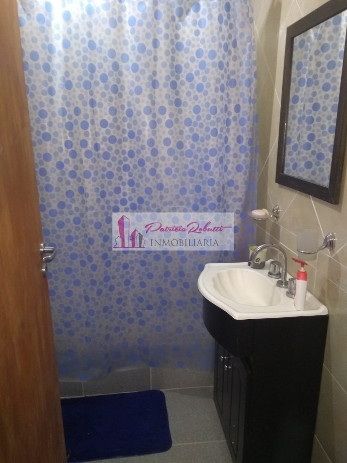 EN VENTA CASA 4 AMBIENTES CON LOTE LIBRE EN BRANDSEN