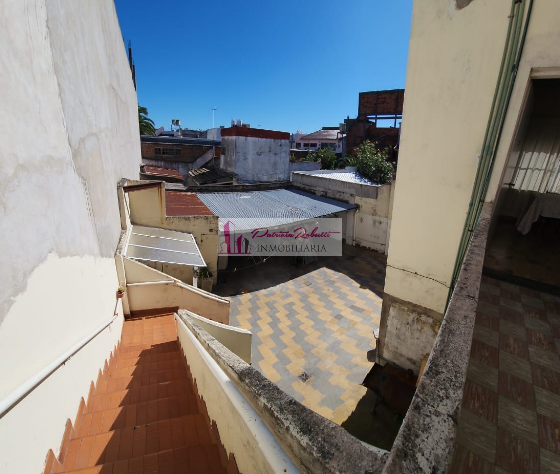 EN VENTA CASA MULTIFAMILIAR EN VILLA CELINA POLO TEXTIL LOTE.