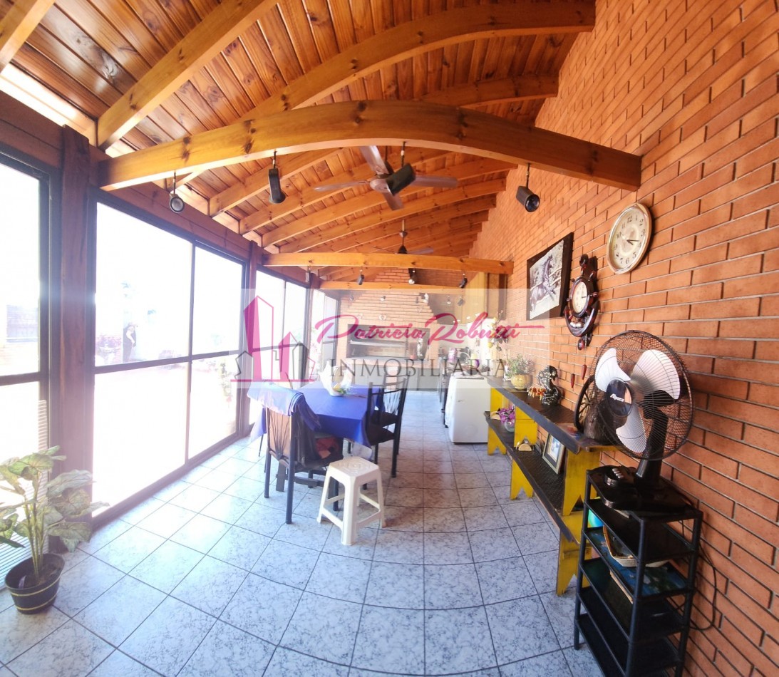 EN VENTA CASA 5 AMBIENTES EN VILLA LUGANO