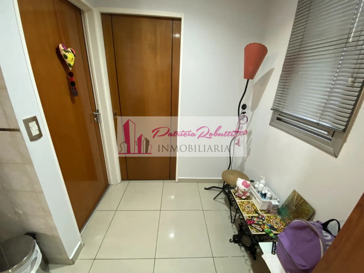 VENTA DEPARTAMENTO 2 AMBIENTES SEMI PISO CON COCHERA Y BAULERA APTO CREDITO EN EL CENTRO COMERCIAL DE MATADEROS