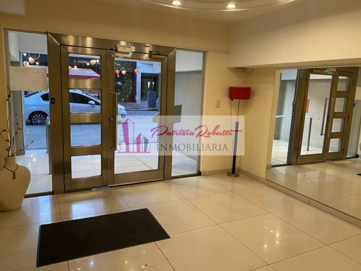 VENTA DEPARTAMENTO 2 AMBIENTES SEMI PISO CON COCHERA Y BAULERA APTO CREDITO EN EL CENTRO COMERCIAL DE MATADEROS