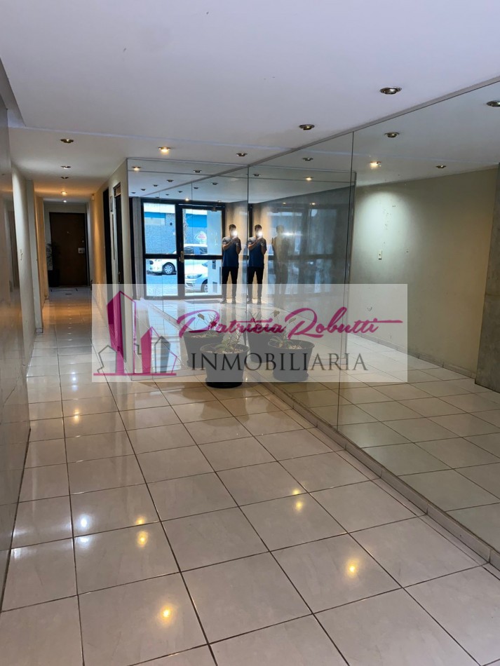 EN VENTA DPTO 3 AMBIENTES AL FRENTE CON BALCON EN PALERMO.