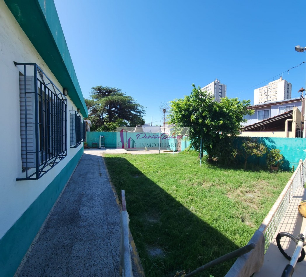 EN VENTA CASA 4 AMB CON PARQUE VILLA CELINA