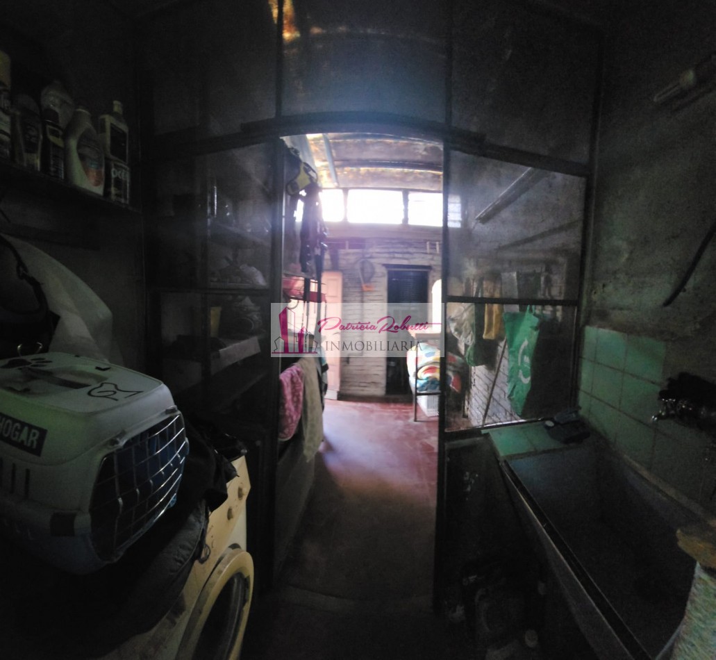 EN VENTA CASA 4 AMB CON PARQUE VILLA CELINA