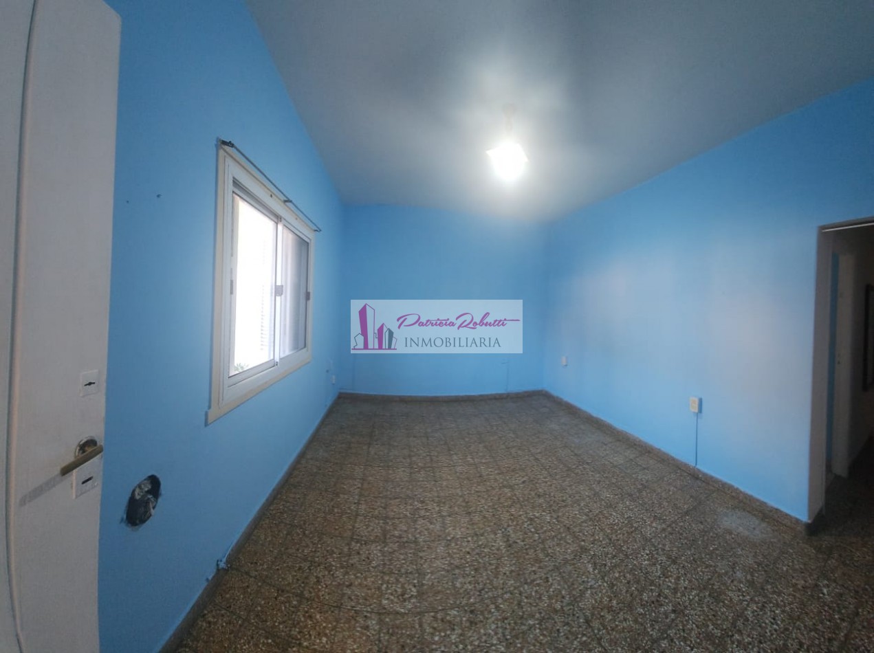 EN VENTA CASA MULTIFAMILIAR EN VILLA CELINA POLO TEXTIL LOTE.