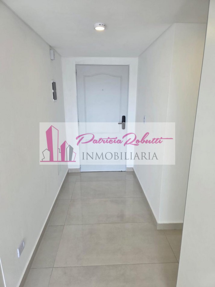 EN ALQUILER MONOAMBIENTE AL FRENTE CON BALCON EN VILLA LUGANO.