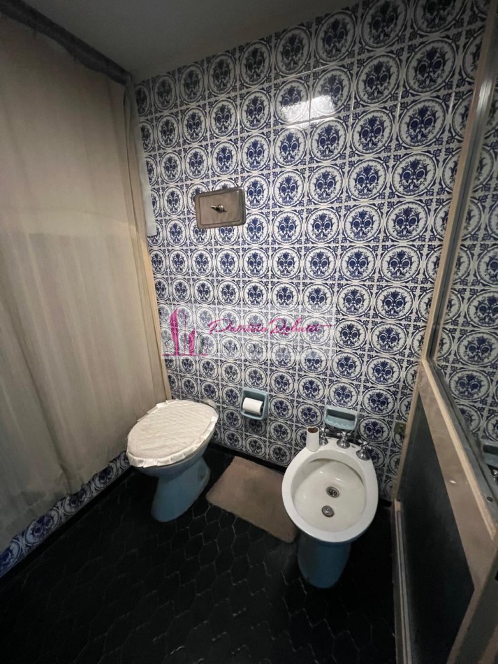 EN VENTA EXCELENTE CASA 5 AMBIENTES CON QUINCHO Y TERRAZA- FLORES NORTE- CABA.