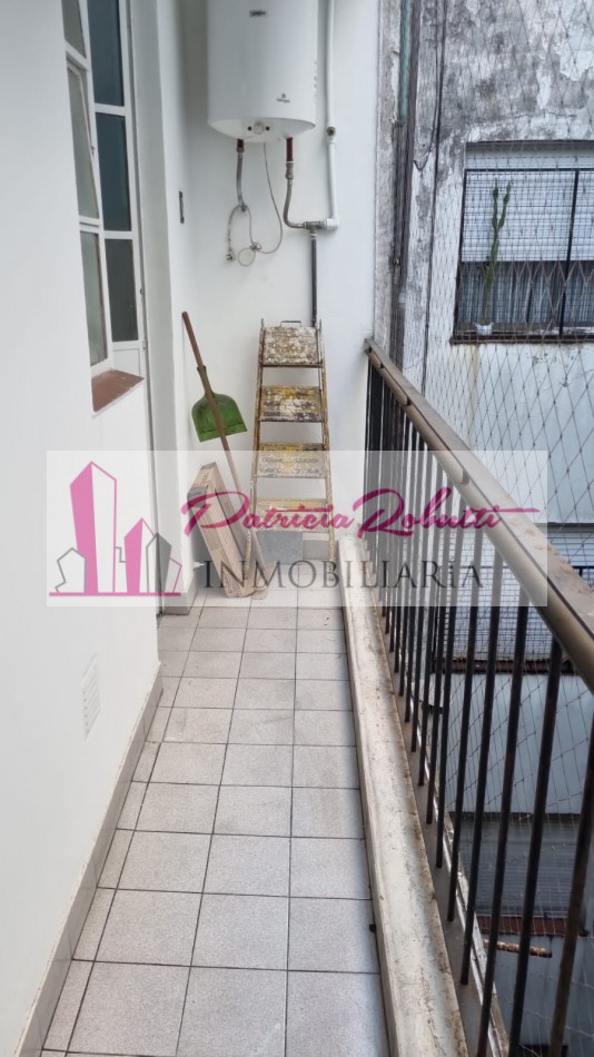 En venta Departamento 2 Ambientes con balcon en Monserrat.