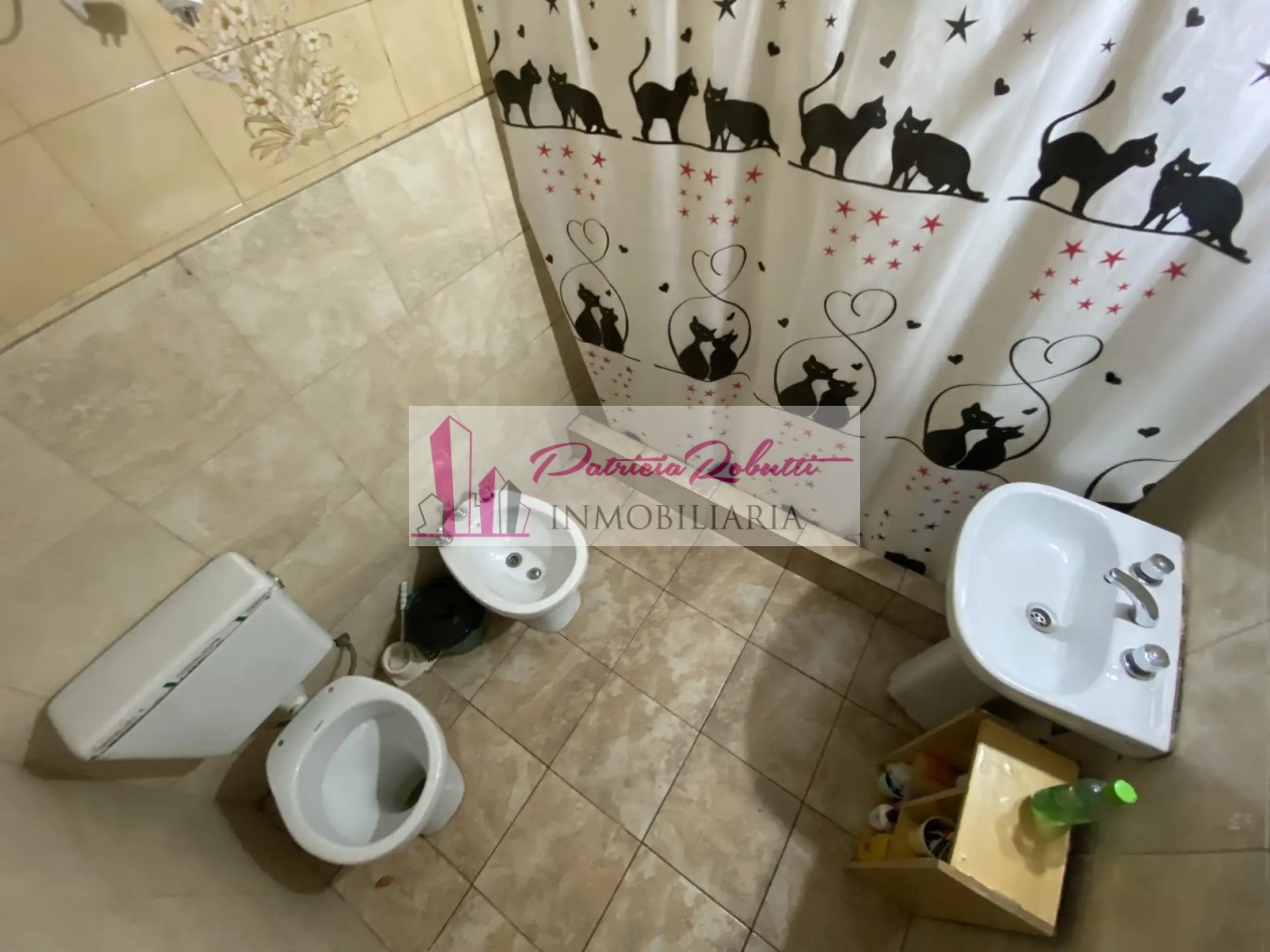 EN VENTA LOCAL COMERCIAL Y PH 4 AMBIENTES  VILLA LUGANO 