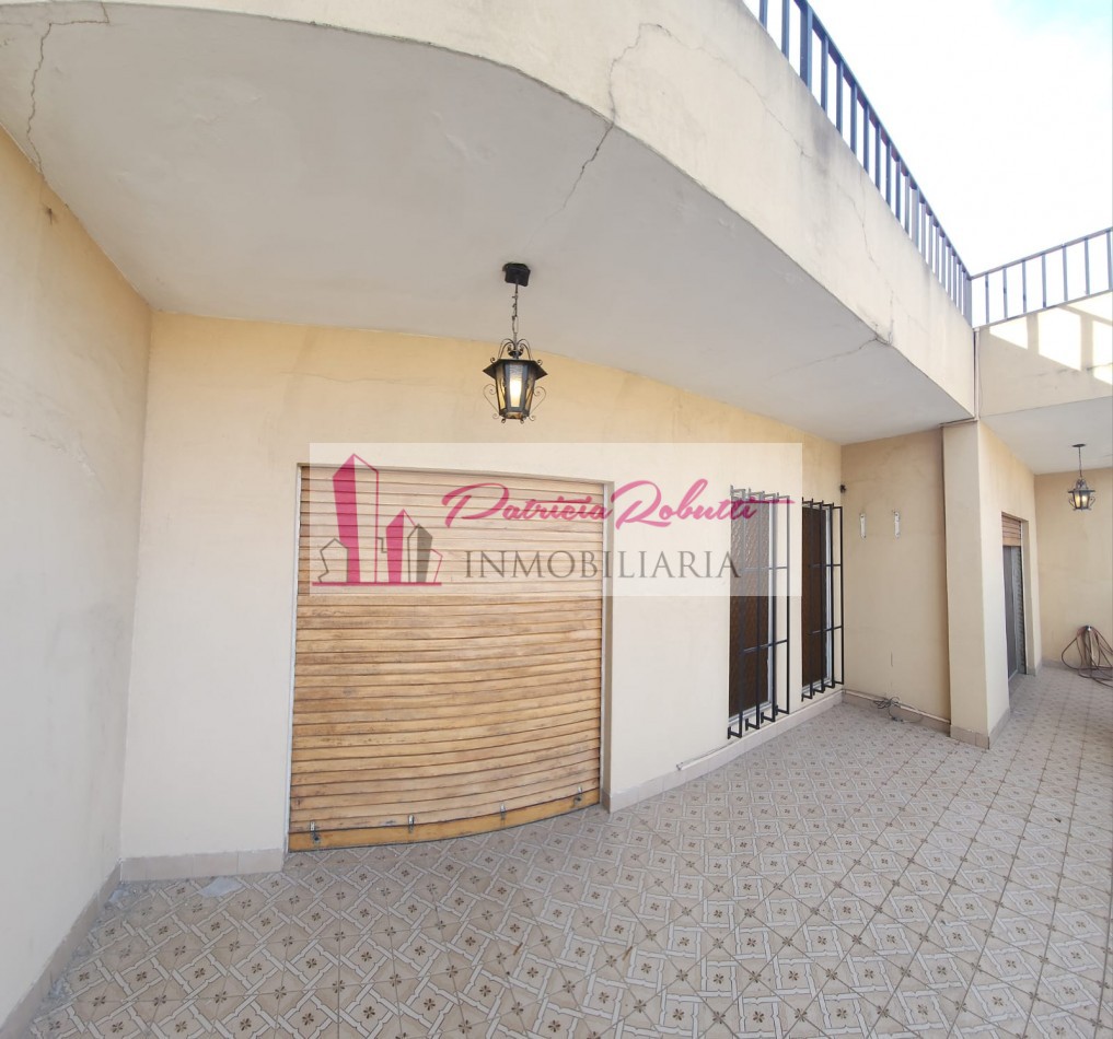 EN VENTA CASA 4 AMBIENTES EN VILLA CELINA POLO TEXTIL LOTE