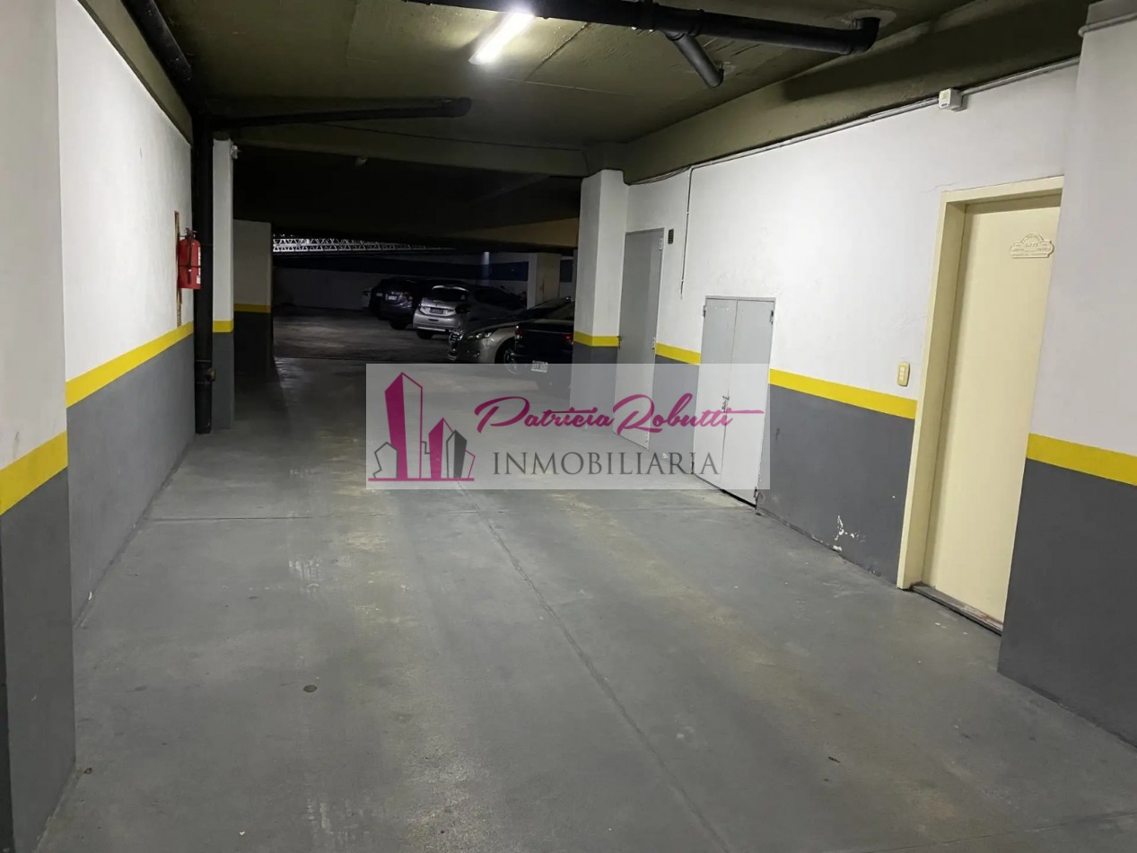 VENTA DEPARTAMENTO 2 AMBIENTES SEMI PISO CON COCHERA Y BAULERA APTO CREDITO EN EL CENTRO COMERCIAL DE MATADEROS