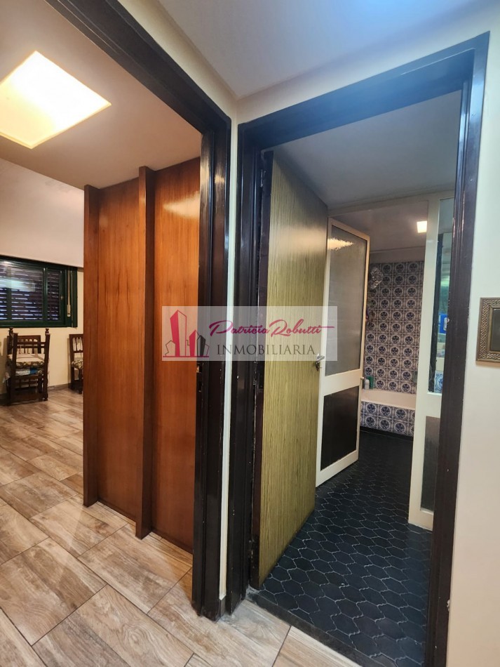 EN VENTA EXCELENTE CASA 5 AMBIENTES CON QUINCHO Y TERRAZA- FLORES NORTE- CABA.