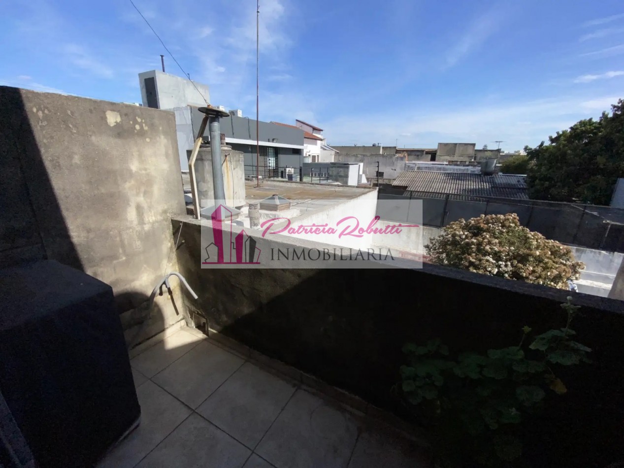 EN VENTA DEPARTAMENTO 2 AMBIENTES CON COCHERA EN MORON