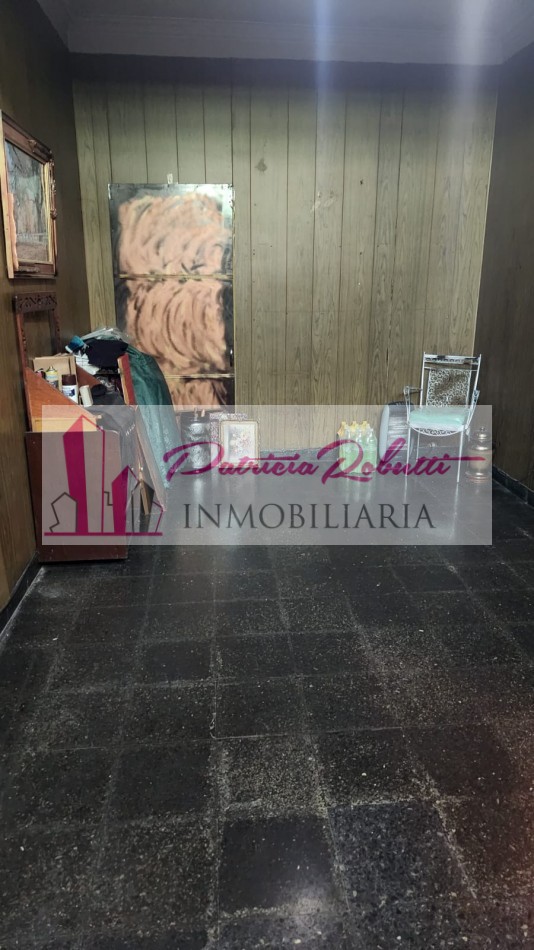 EN VENTA CASA 5 AMBIENTES EN VILLA LUGANO