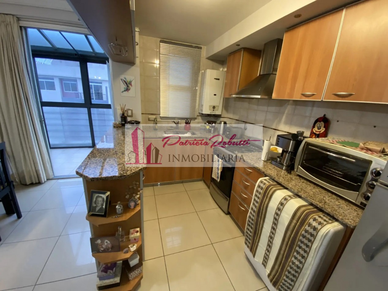 VENTA DEPARTAMENTO 2 AMBIENTES SEMI PISO CON COCHERA Y BAULERA APTO CREDITO EN EL CENTRO COMERCIAL DE MATADEROS