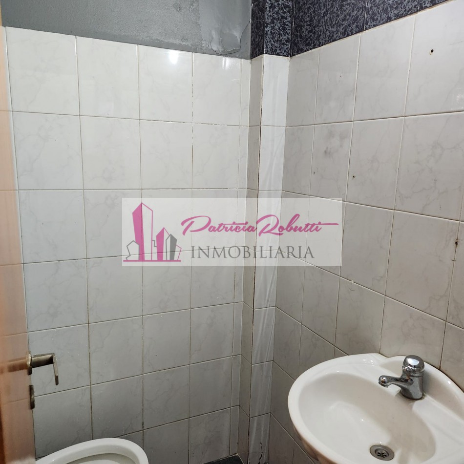 SE ALQUILA LOCAL COMERCIAL CON OFICINAS EN VILLA MADERO