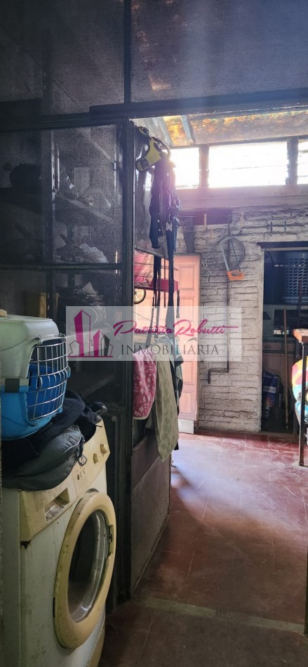 EN VENTA CASA 4 AMB CON PARQUE VILLA CELINA