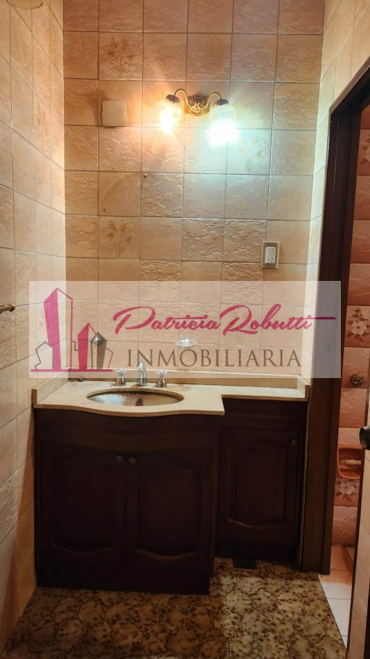 EN VENTA CASA 4 AMBIENTES EN VILLA CELINA POLO TEXTIL LOTE