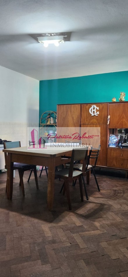 EN VENTA CASA 4 AMB CON PARQUE VILLA CELINA