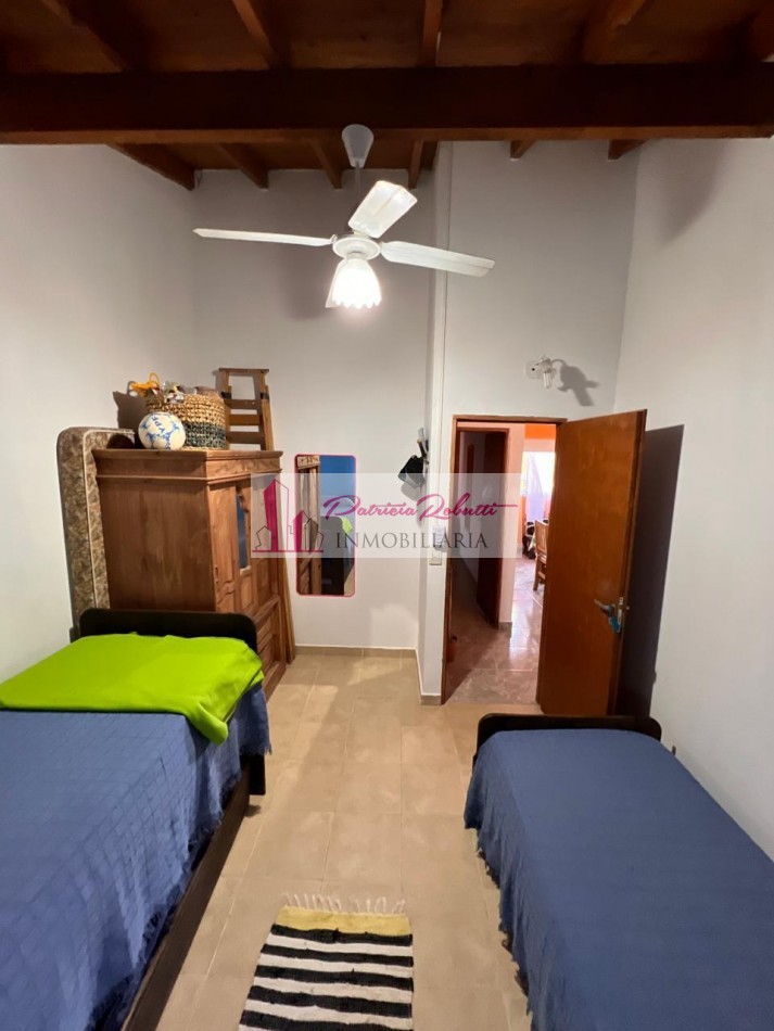 EN VENTA CHALET 3 AMBIENTES EN MAR DEL TUYU.