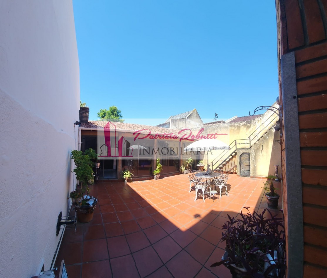 EN VENTA CASA 5 AMBIENTES EN VILLA LUGANO