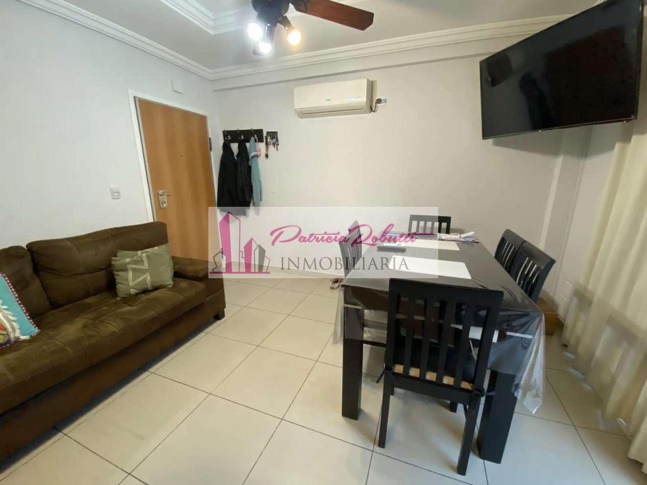 VENTA DEPARTAMENTO 2 AMBIENTES SEMI PISO CON COCHERA Y BAULERA APTO CREDITO EN EL CENTRO COMERCIAL DE MATADEROS