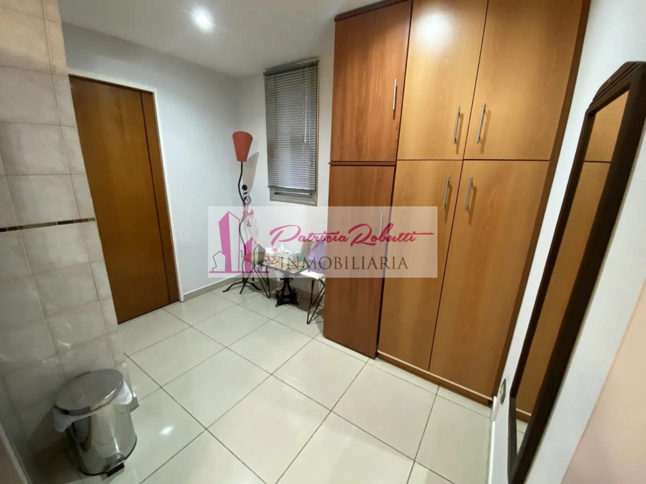VENTA DEPARTAMENTO 2 AMBIENTES SEMI PISO CON COCHERA Y BAULERA APTO CREDITO EN EL CENTRO COMERCIAL DE MATADEROS