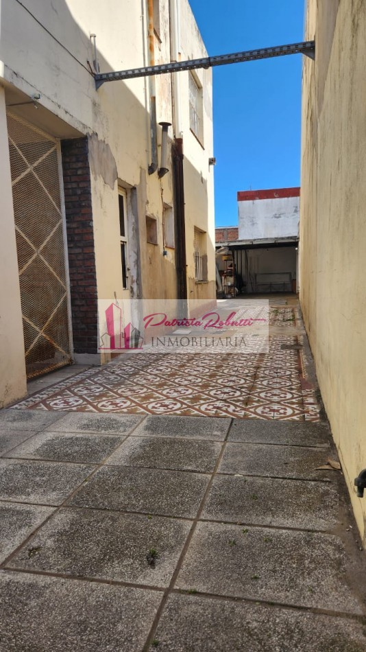 EN VENTA CASA MULTIFAMILIAR EN VILLA CELINA POLO TEXTIL LOTE.