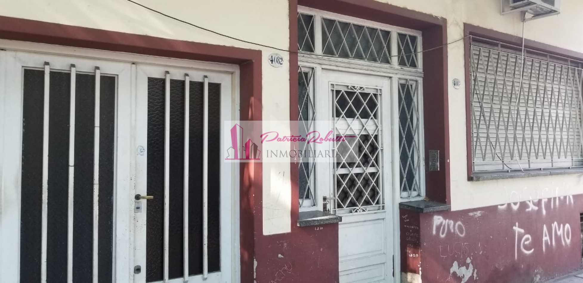 EN VENTA CASA 4 AMBIENTES EN VILLA LUGANO.