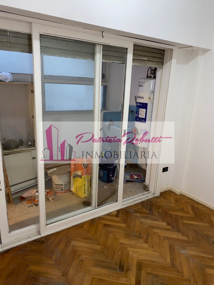 EN VENTA DPTO 3 AMBIENTES AL FRENTE CON BALCON EN PALERMO.