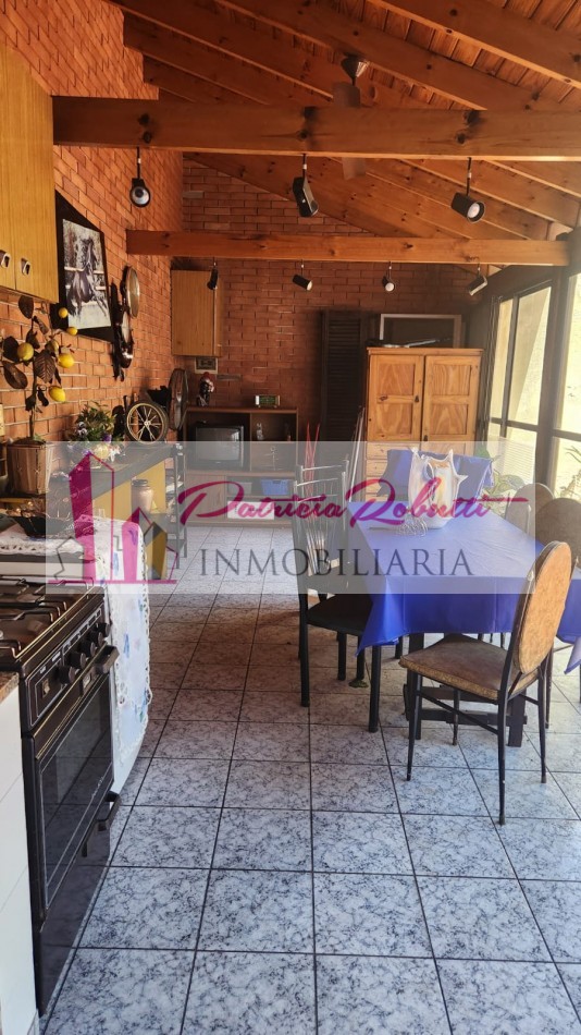 EN VENTA CASA 5 AMBIENTES EN VILLA LUGANO