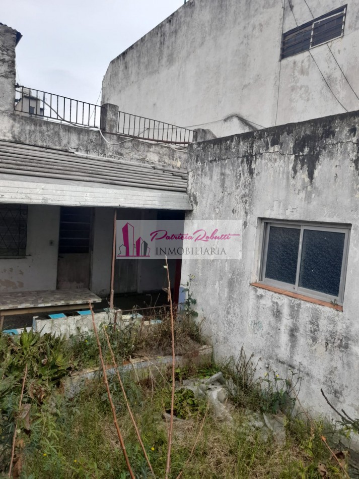 EN VENTA CASA CON LOTE LIBRE TERRENO EN VILLA LUGANO