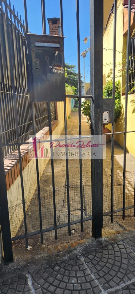 EN VENTA CASA 4 AMB CON PARQUE VILLA CELINA