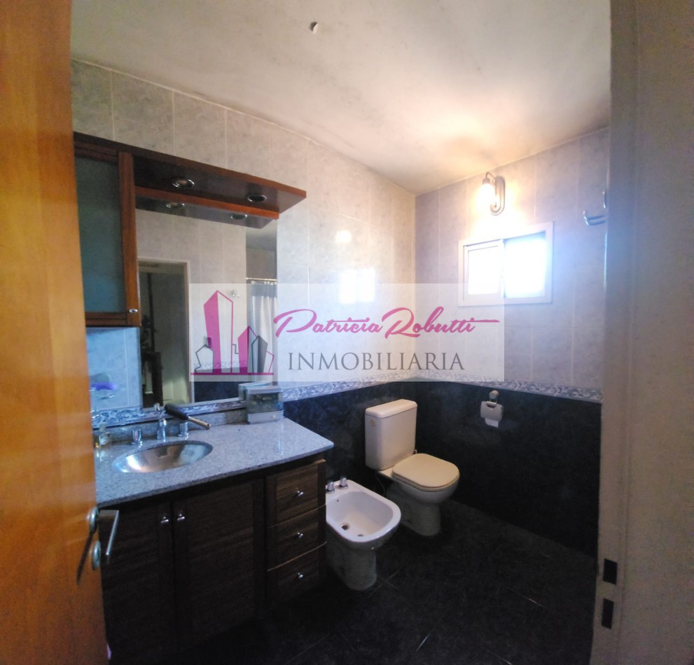 EN VENTA CASA 5 AMBIENTES EN VILLA LUGANO