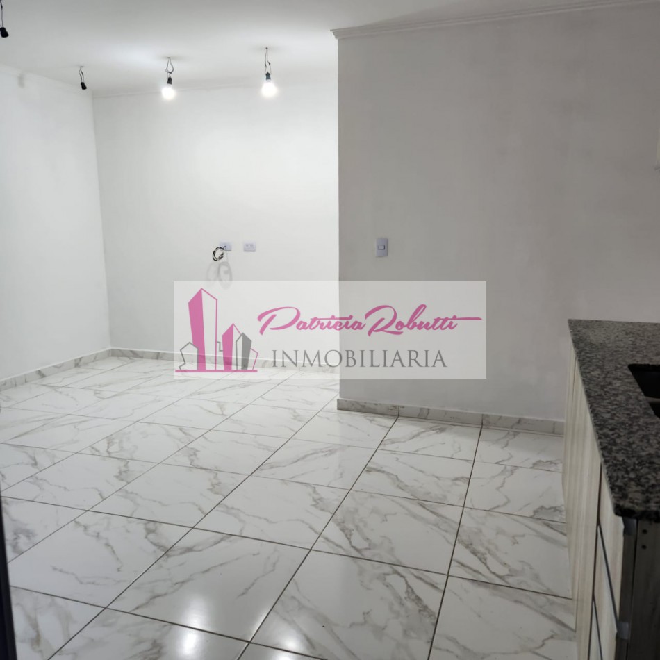 EN ALQUILER DEPARTAMENTO 3 AMBIENTES CON PATIO EN VILLA CELINA.