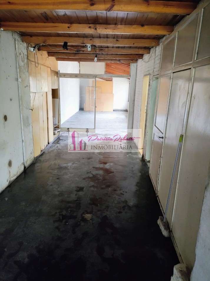 EN ALQUILER LOCAL COMERCIAL CON GALPON DEPOSITO EN VILLA CELINA.