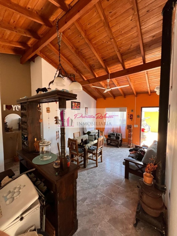 EN VENTA CHALET 3 AMBIENTES EN MAR DEL TUYU.