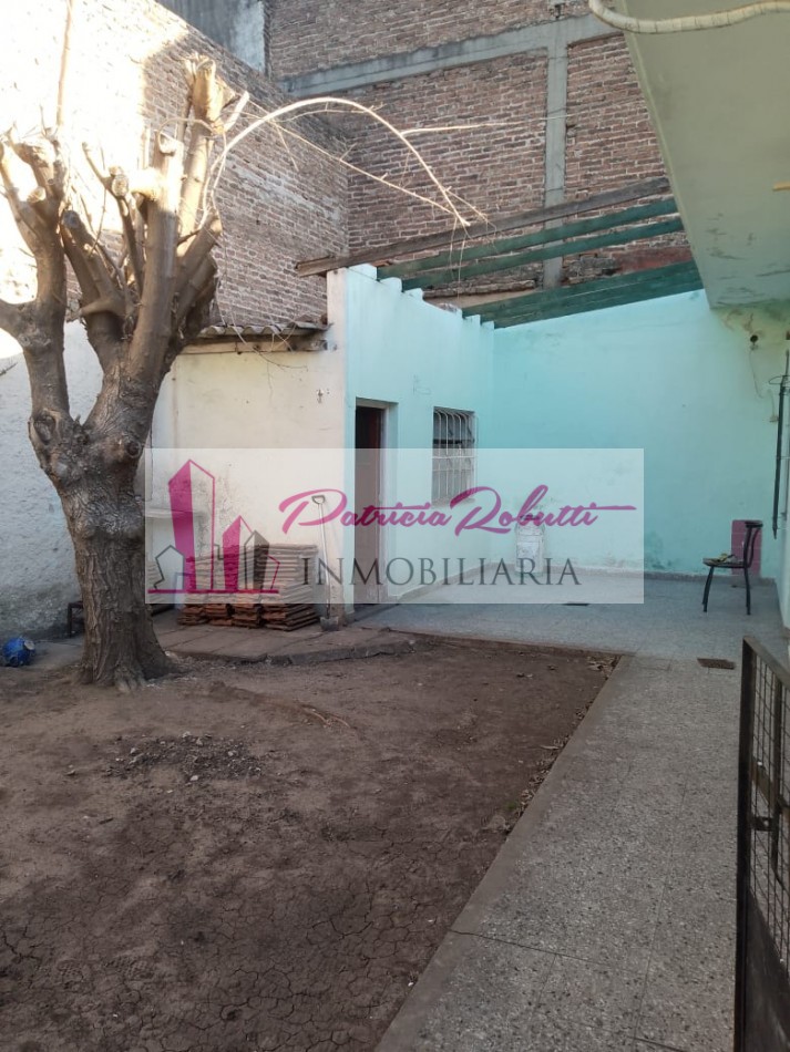 EN VENTA CASA 4 AMBIENTES EN VILLA LUGANO- LOTE 10 X 29.70- MULTIFAMILIAR
