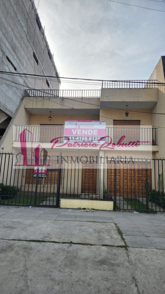 EN VENTA CASA 4 AMBIENTES EN VILLA CELINA POLO TEXTIL LOTE