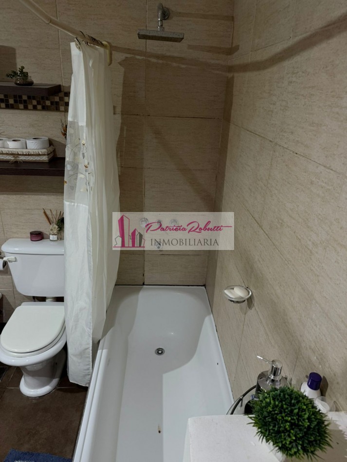 Vende PH MULTIFAMILIAR contrafrente con espacio aereo para edificar Villa Celina