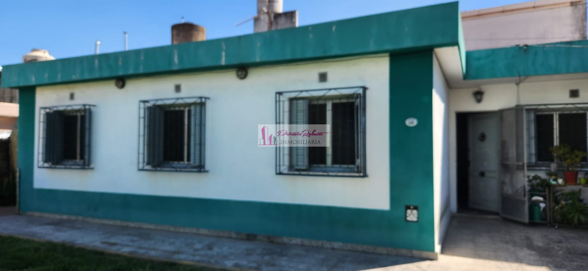 EN VENTA CASA 4 AMB CON PARQUE VILLA CELINA