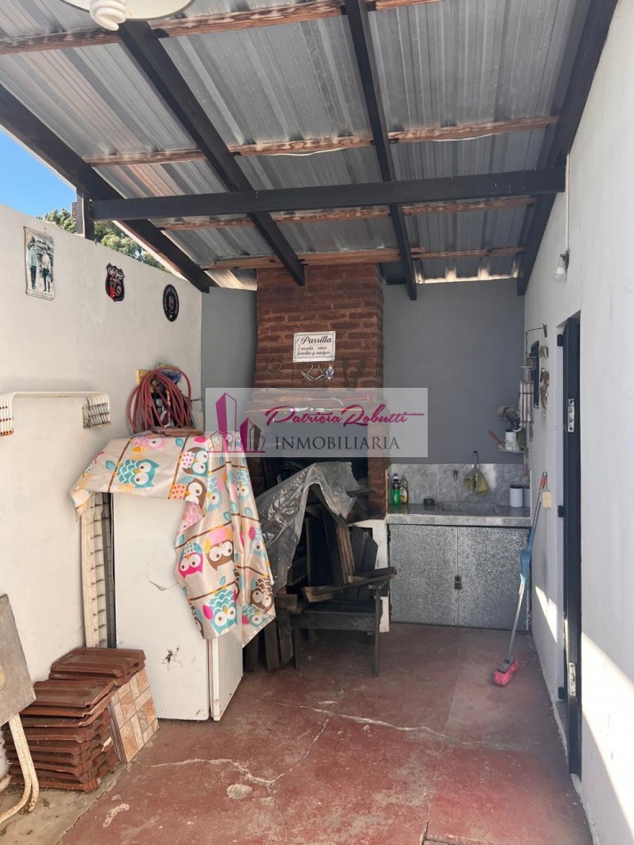 EN VENTA CHALET 3 AMBIENTES EN MAR DEL TUYU.