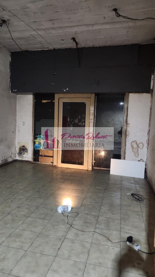 EN ALQUILER LOCAL COMERCIAL CON GALPON DEPOSITO EN VILLA CELINA.