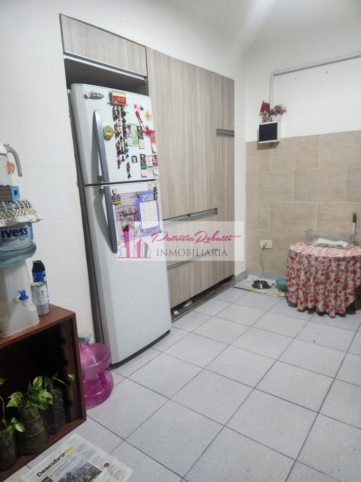 Vende PH MULTIFAMILIAR contrafrente con espacio aereo para edificar Villa Celina