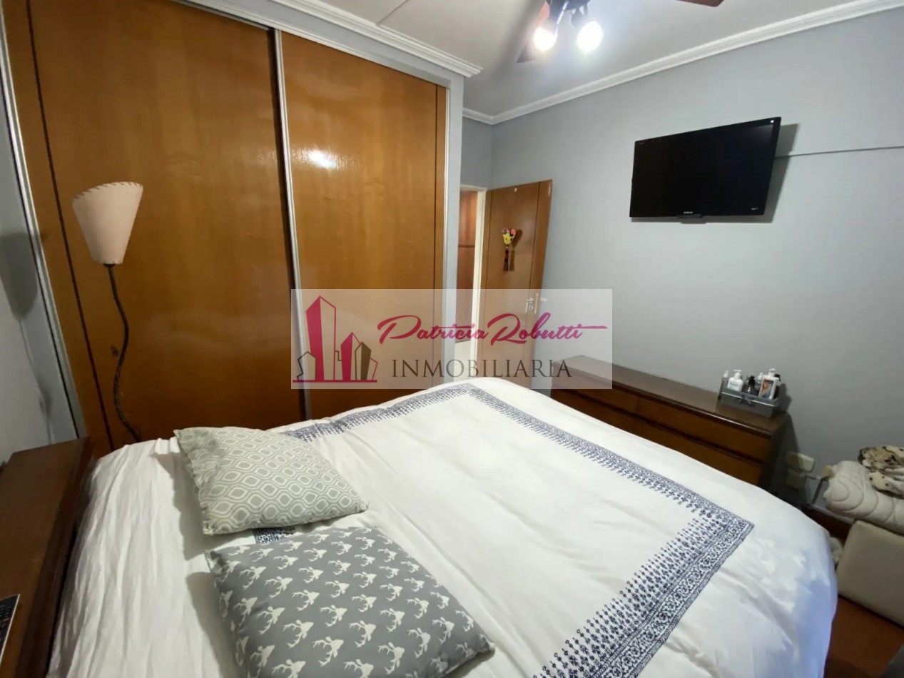VENTA DEPARTAMENTO 2 AMBIENTES SEMI PISO CON COCHERA Y BAULERA APTO CREDITO EN EL CENTRO COMERCIAL DE MATADEROS