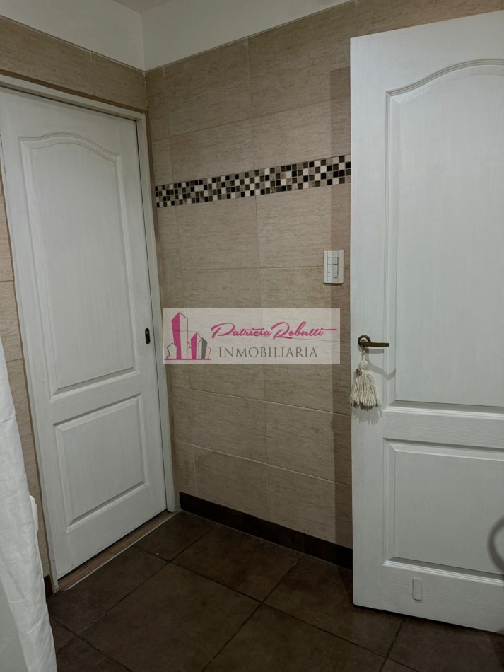 Vende PH MULTIFAMILIAR contrafrente con espacio aereo para edificar Villa Celina